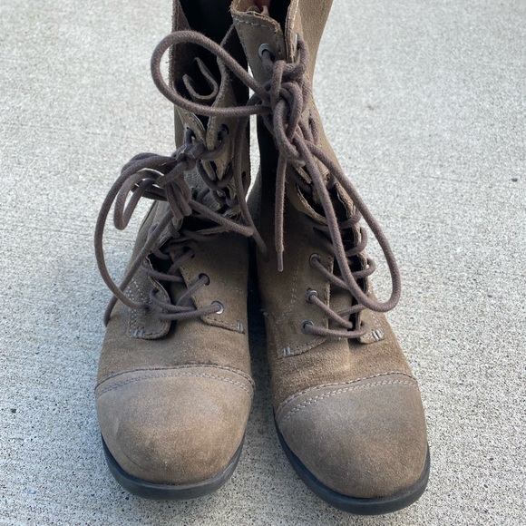ALDO women’s combat boots - Picture 4 of 4